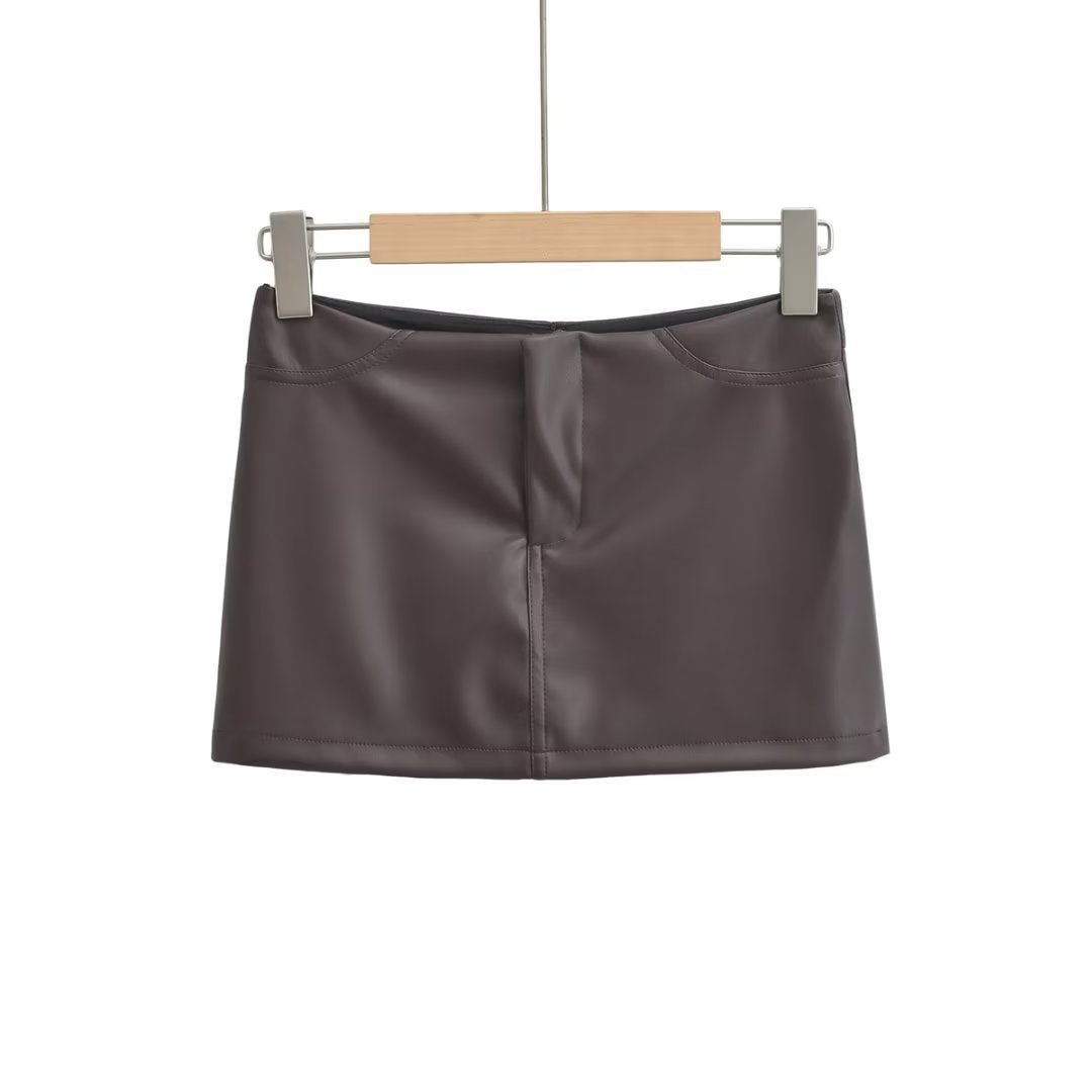 Low waisted leather skirt