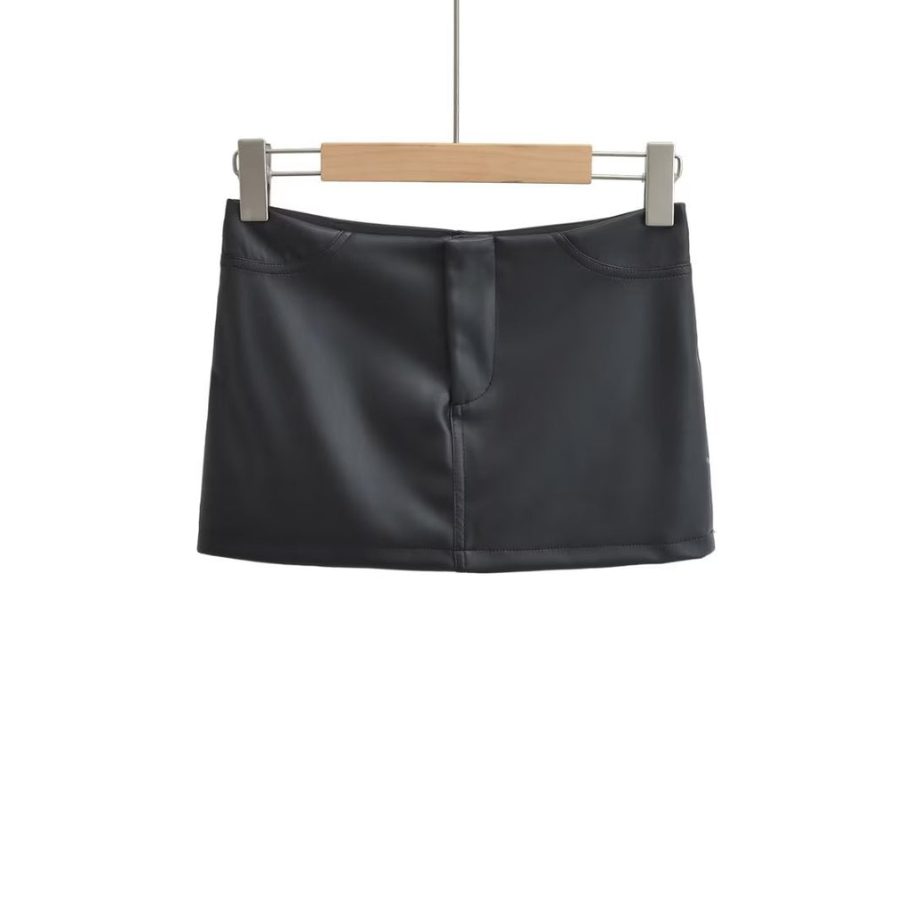 Low waisted leather skirt