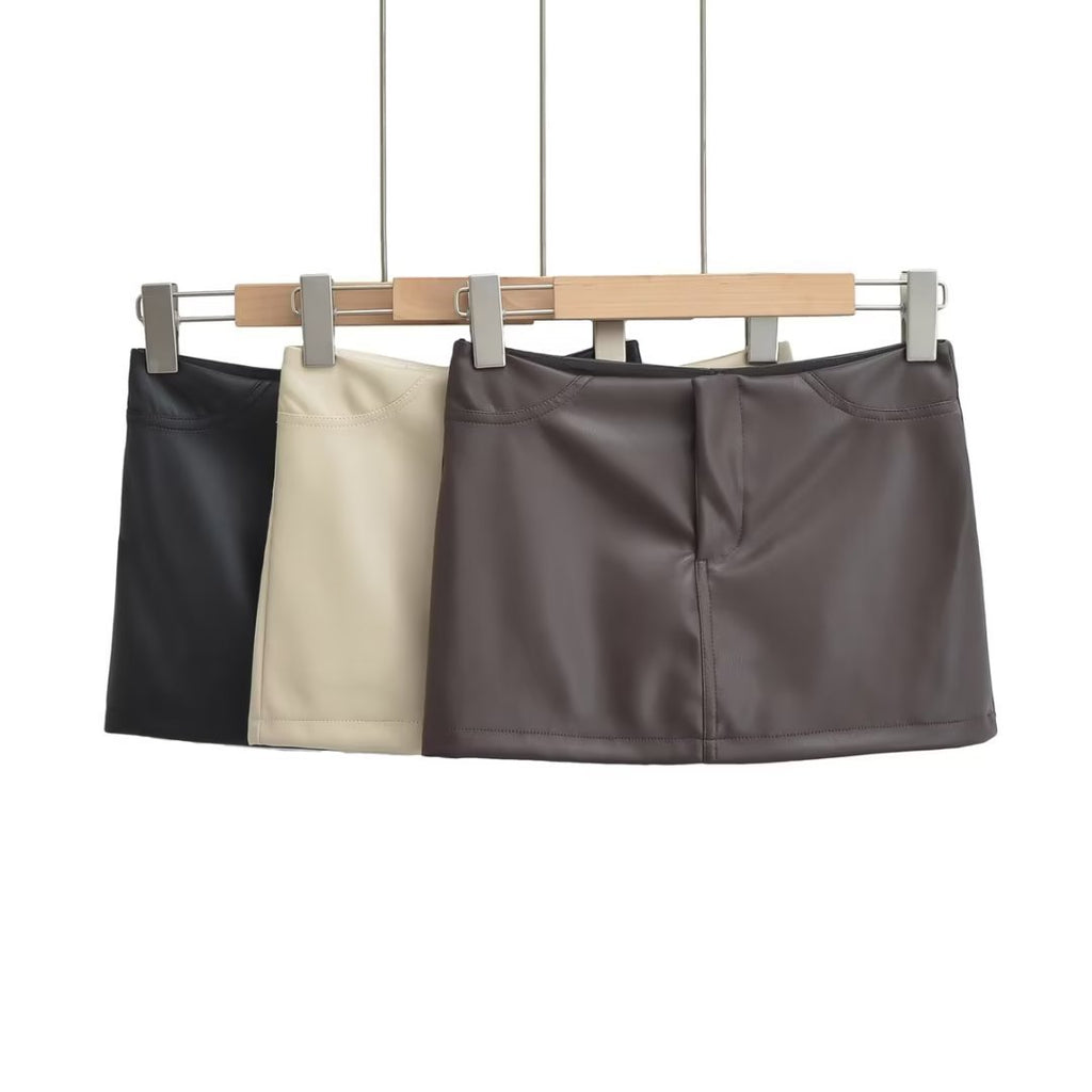 Low waisted leather skirt