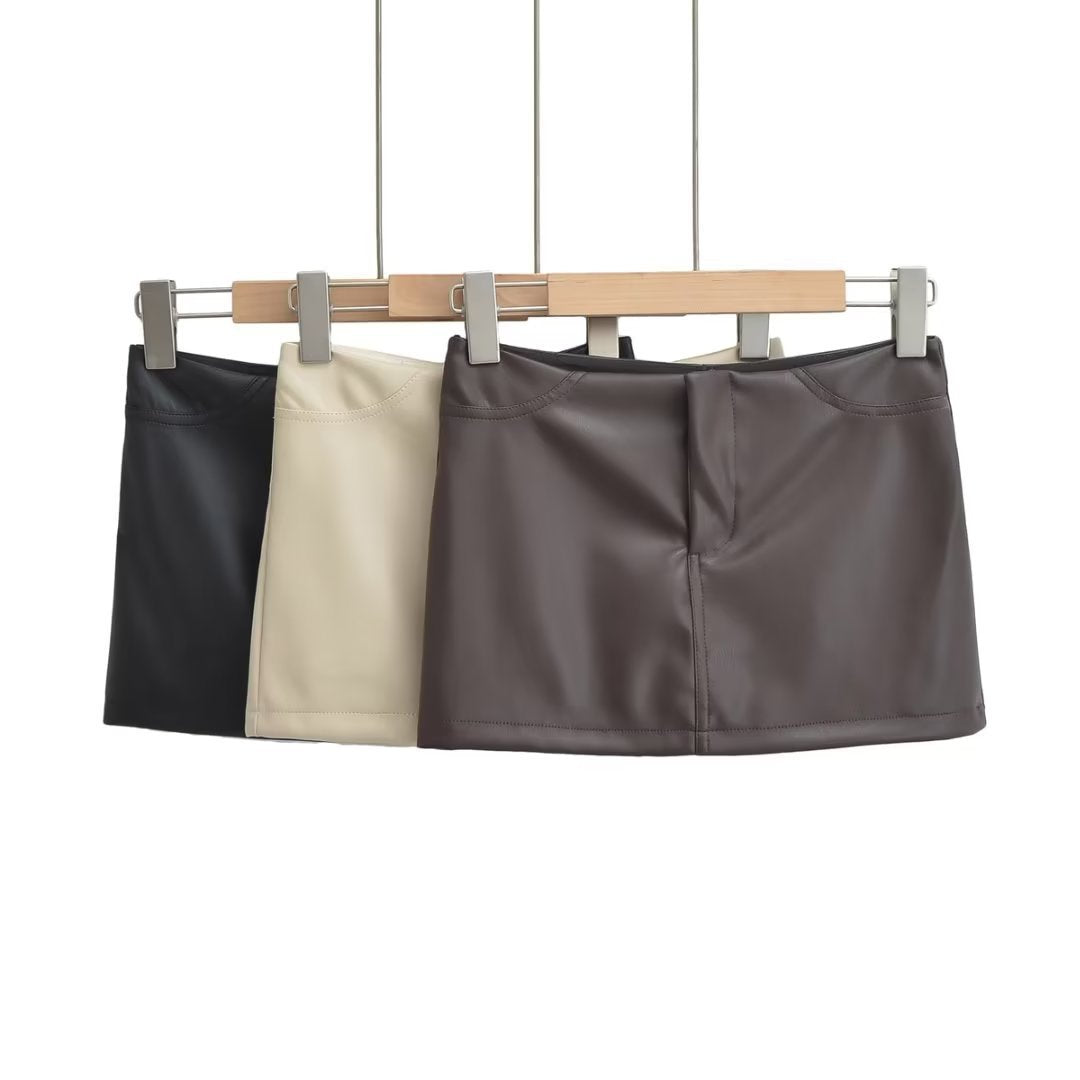 Low waisted leather skirt
